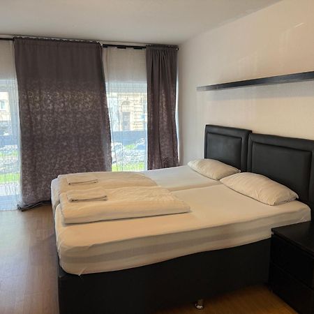 Hotel Garni Emir Koln Bagian luar foto