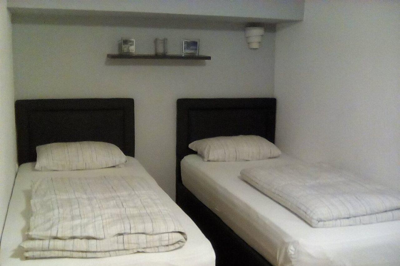 Hotel Garni Emir Koln Bagian luar foto