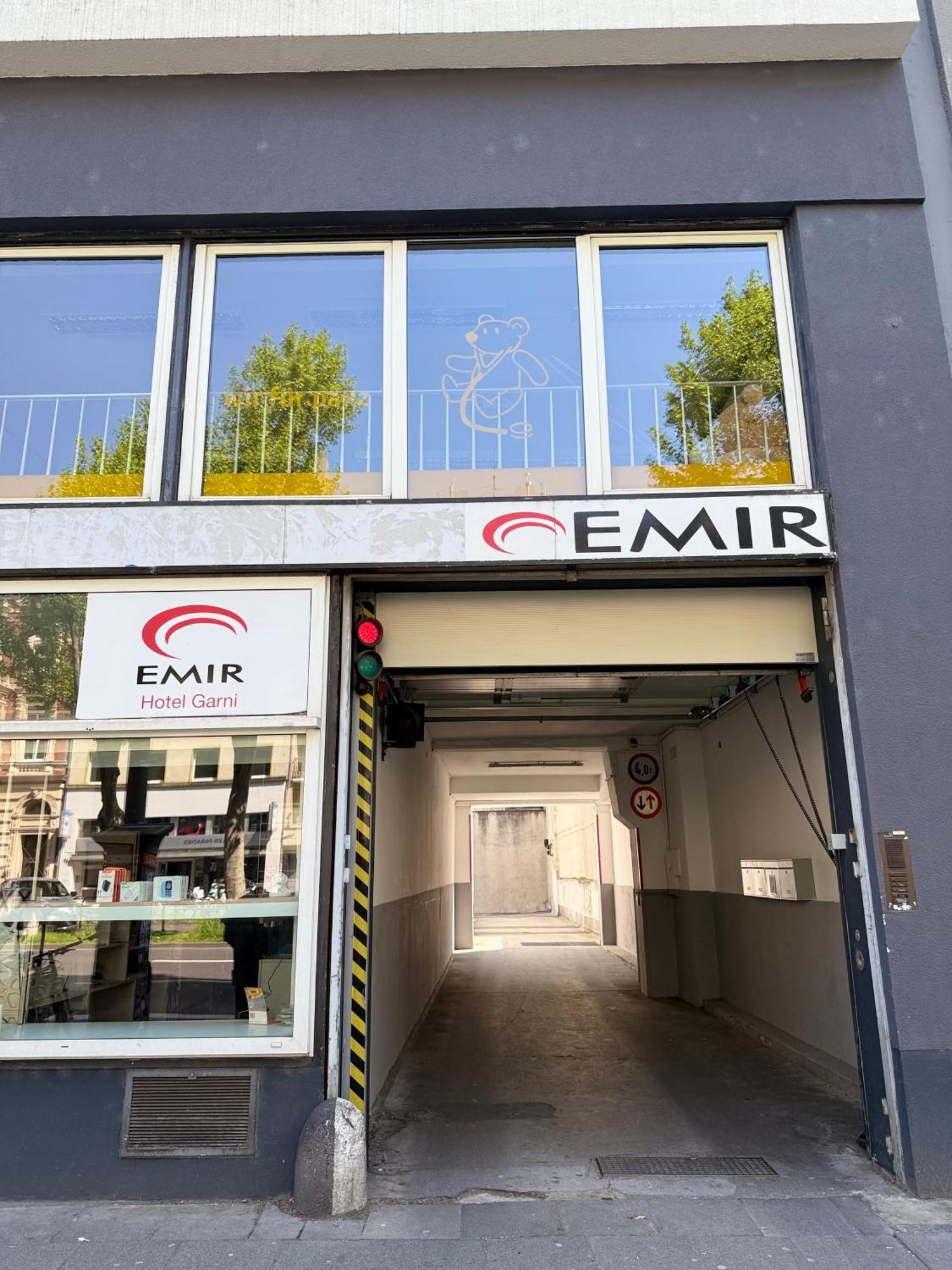 Hotel Garni Emir Koln Bagian luar foto