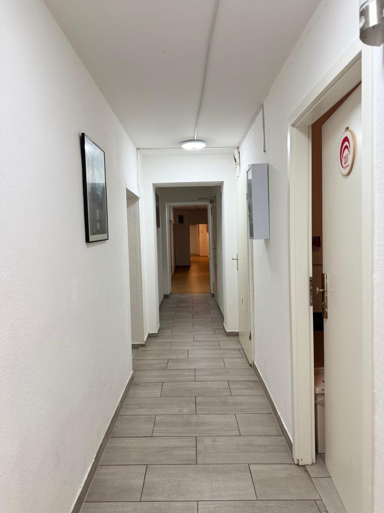 Hotel Garni Emir Koln Bagian luar foto