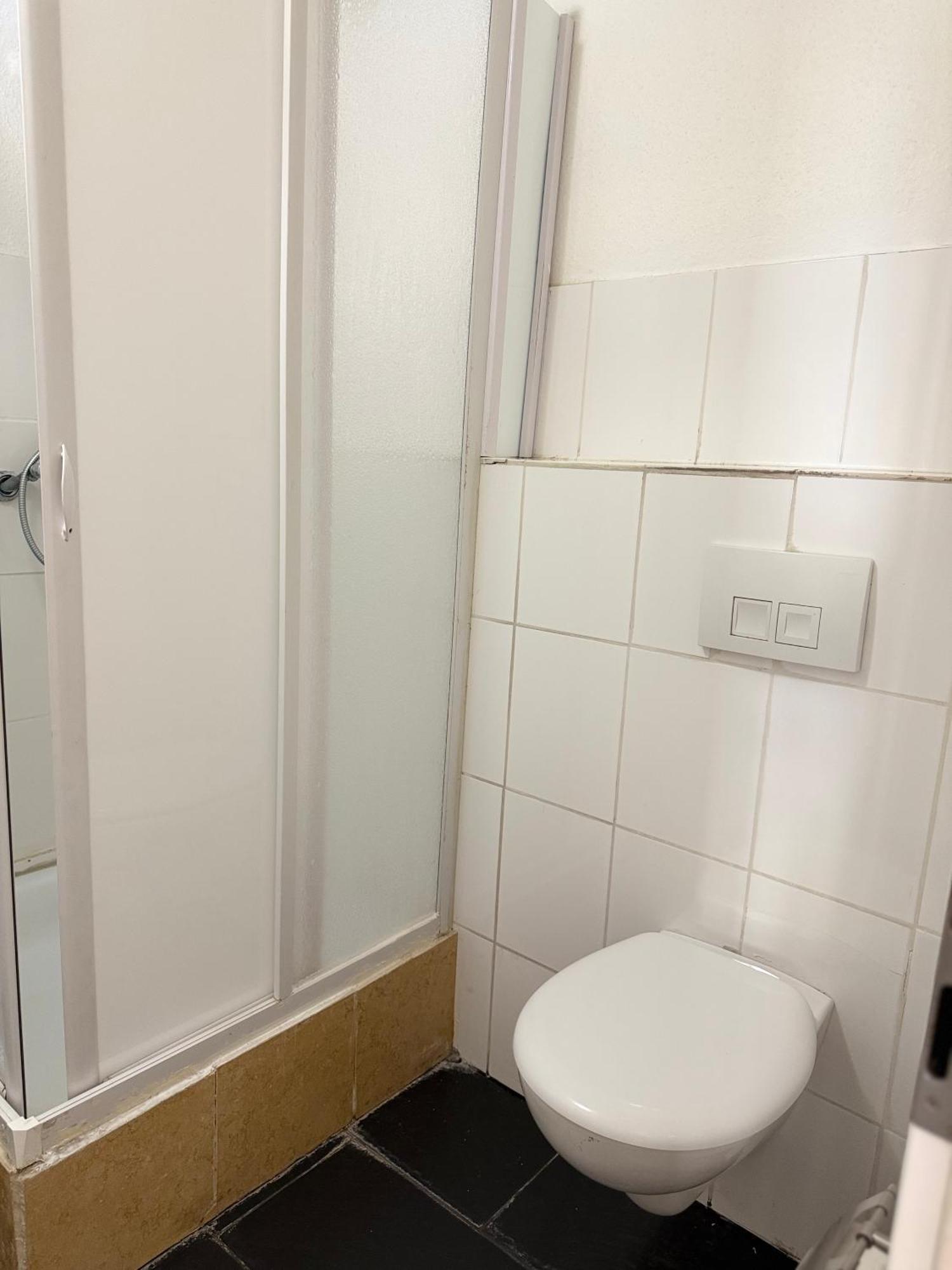 Hotel Garni Emir Koln Bagian luar foto
