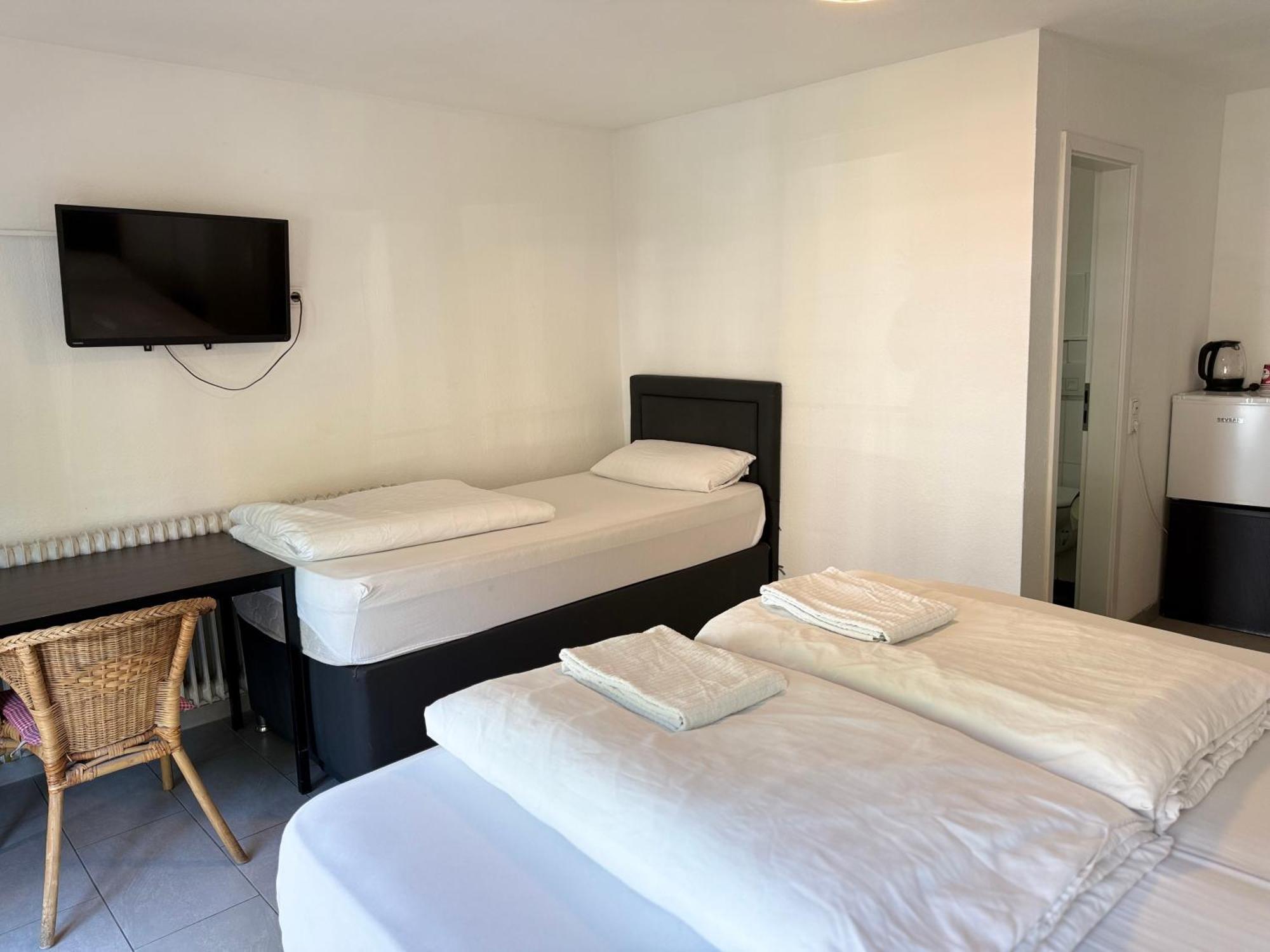 Hotel Garni Emir Koln Bagian luar foto