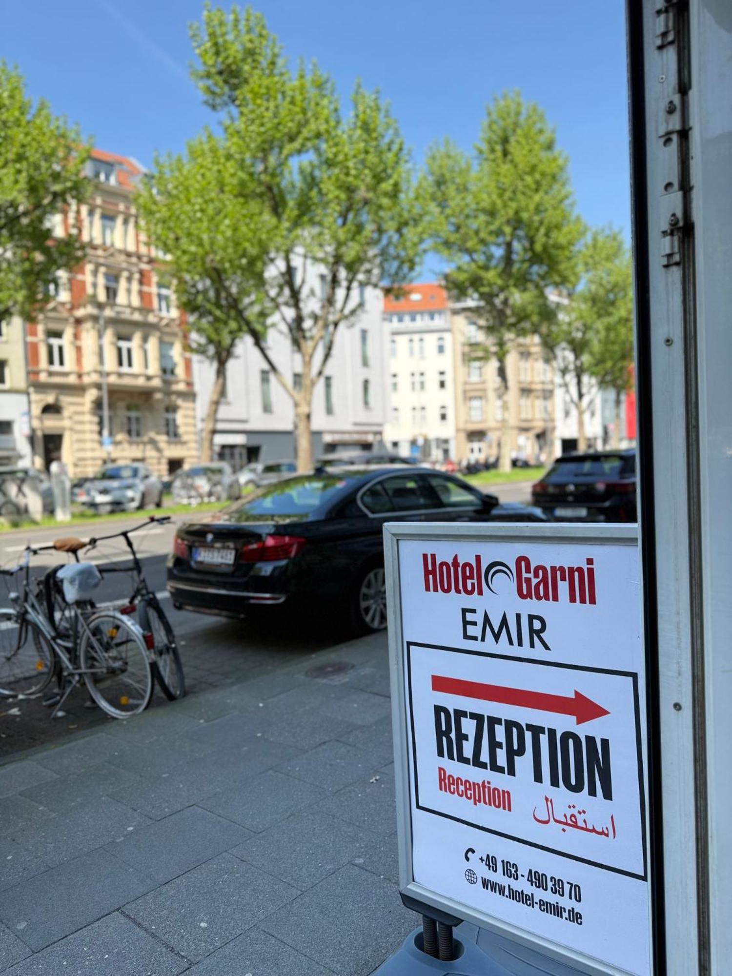 Hotel Garni Emir Koln Bagian luar foto