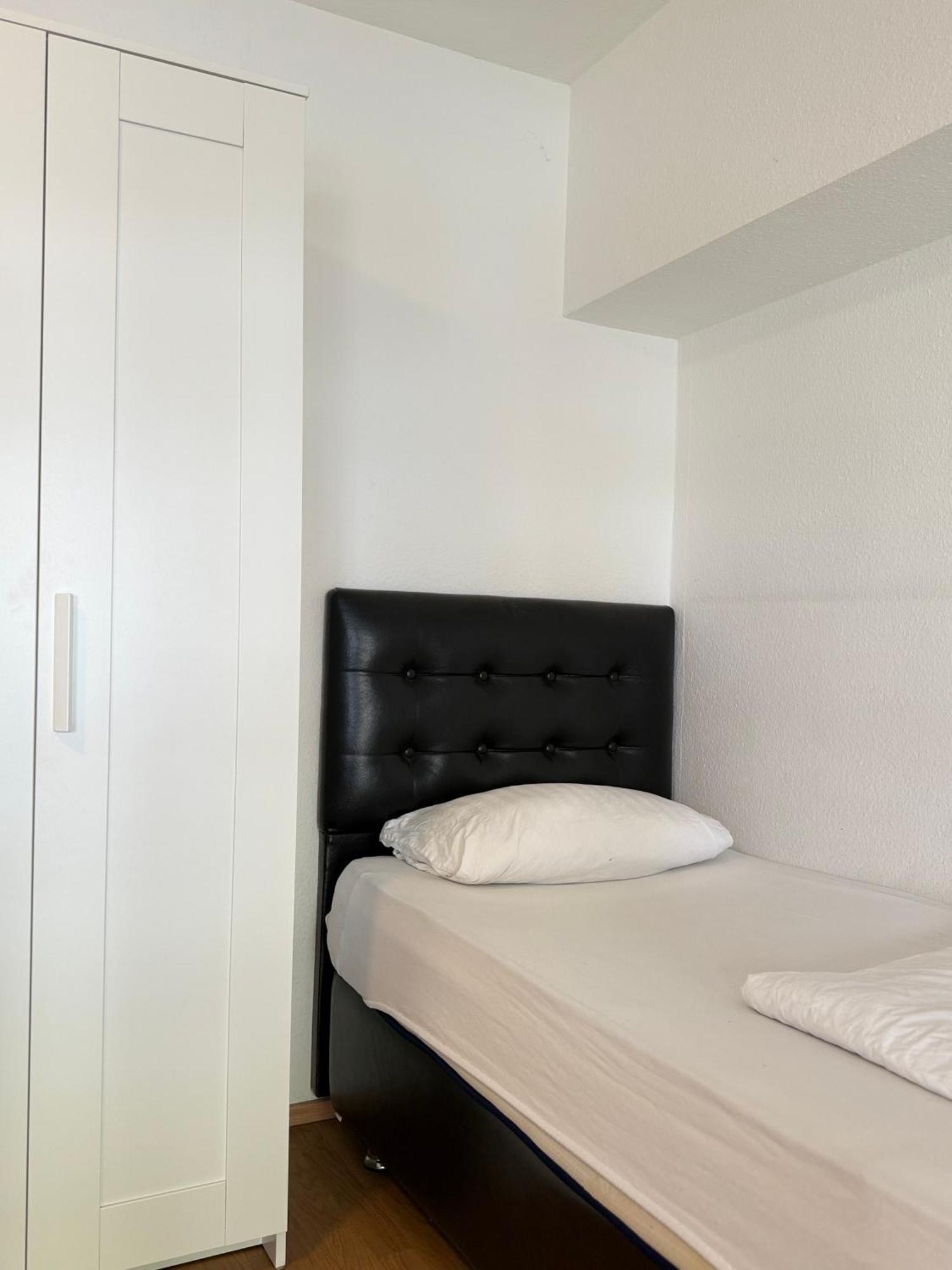 Hotel Garni Emir Koln Bagian luar foto