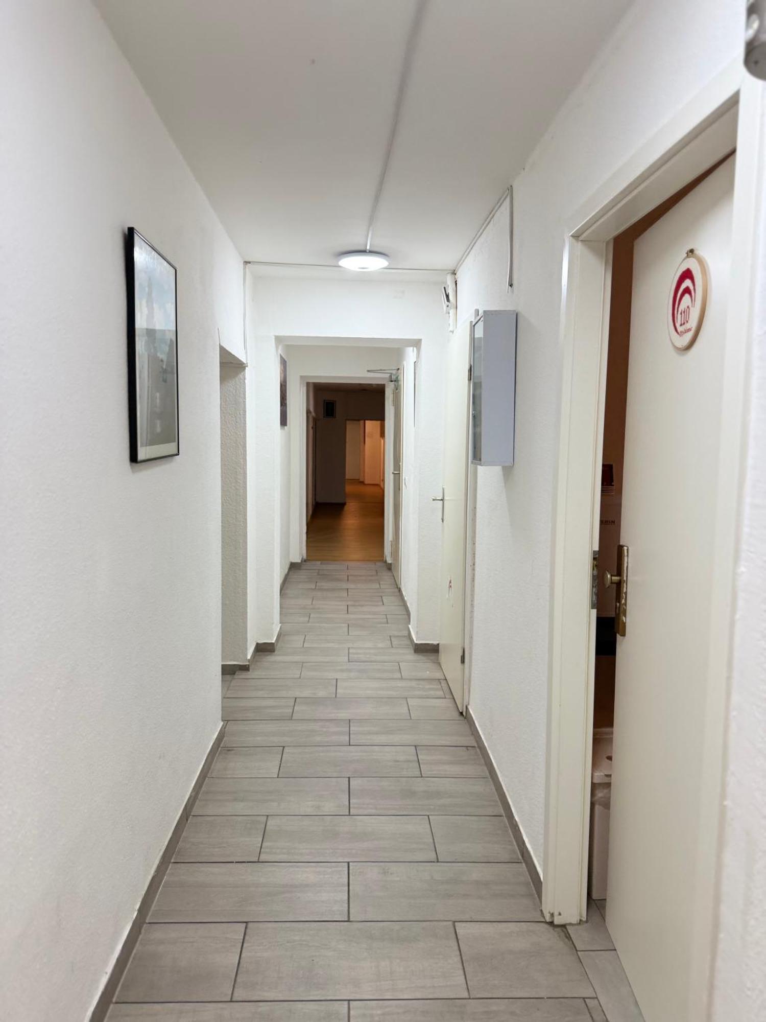 Hotel Garni Emir Koln Bagian luar foto