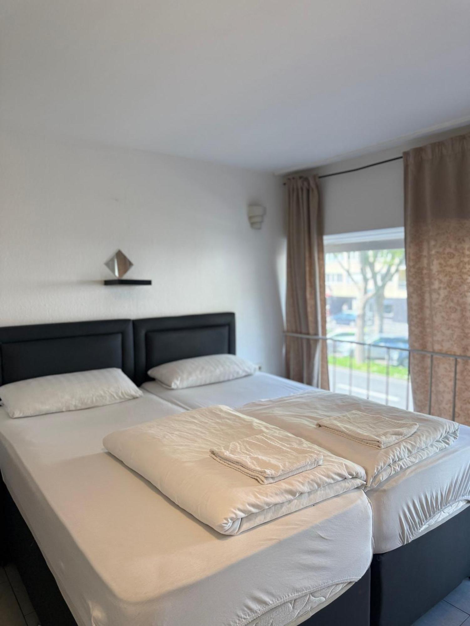 Hotel Garni Emir Koln Bagian luar foto