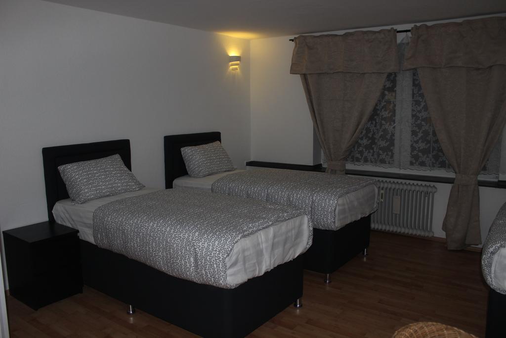 Hotel Garni Emir Koln Ruang foto