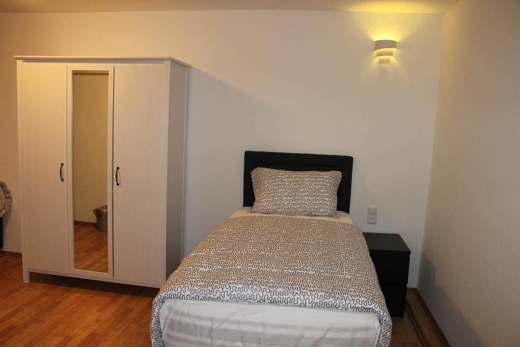 Hotel Garni Emir Koln Ruang foto