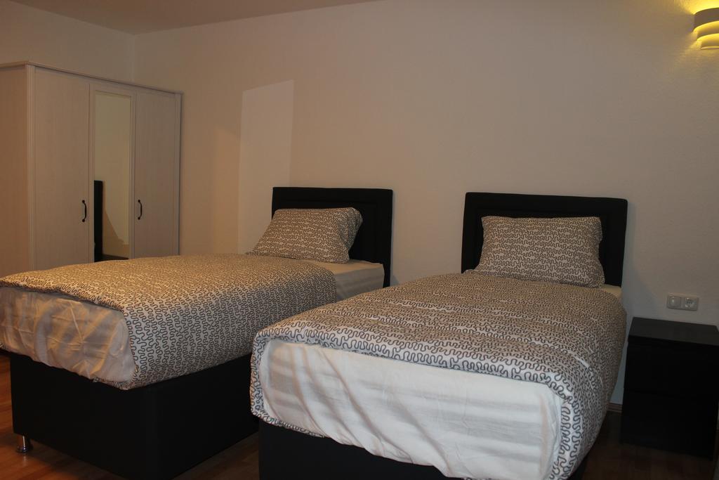 Hotel Garni Emir Koln Ruang foto