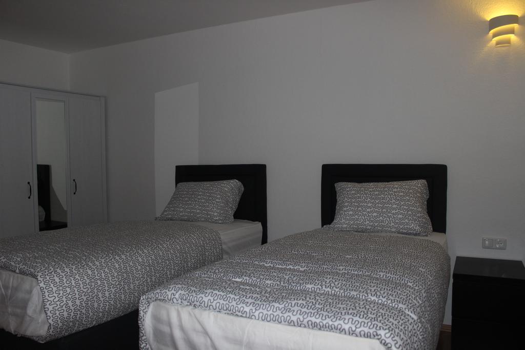 Hotel Garni Emir Koln Ruang foto