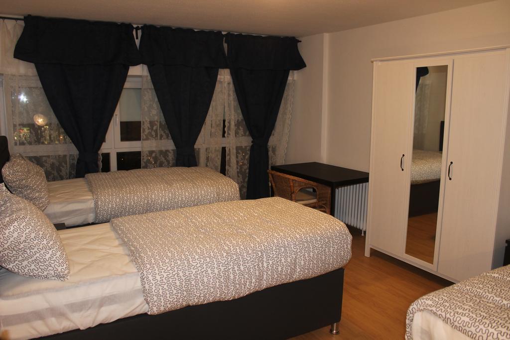 Hotel Garni Emir Koln Ruang foto