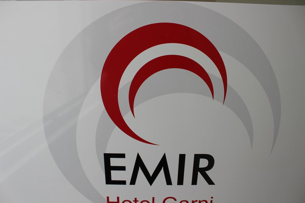 Hotel Garni Emir Koln Bagian luar foto
